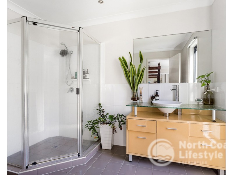 4/3 Bindaree Way, Ocean Shores NSW 2483