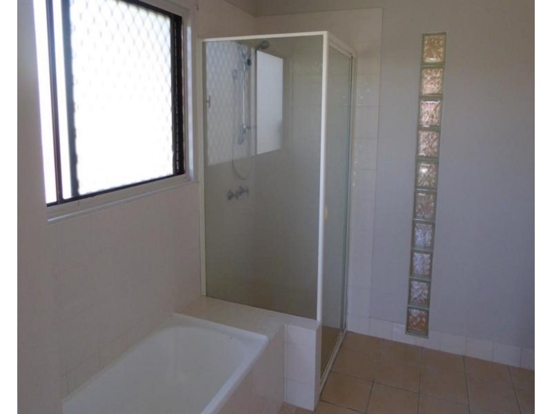 2/5 Aloota Crescent, Ocean Shores NSW 2483