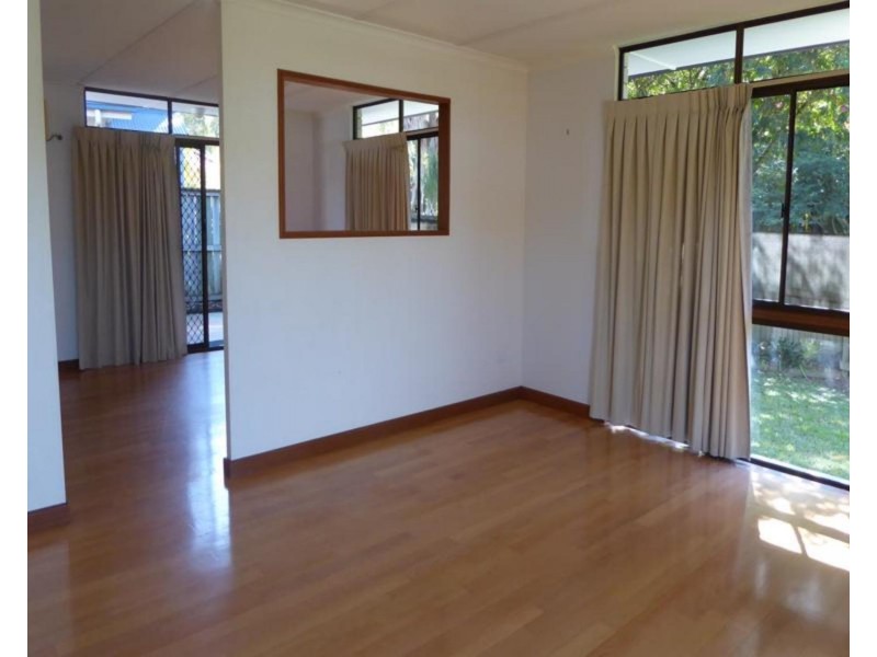 2/5 Aloota Crescent, Ocean Shores NSW 2483