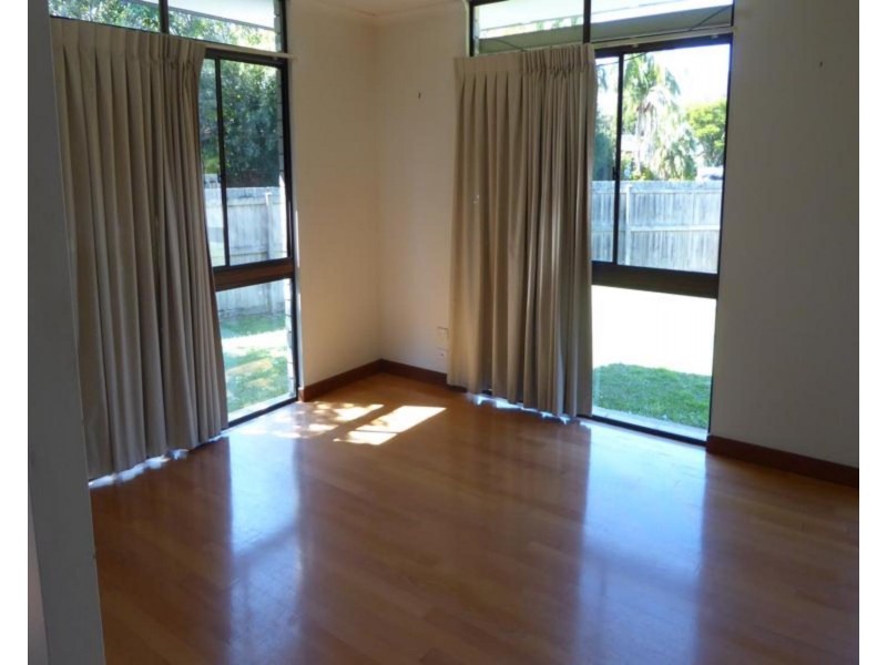 2/5 Aloota Crescent, Ocean Shores NSW 2483