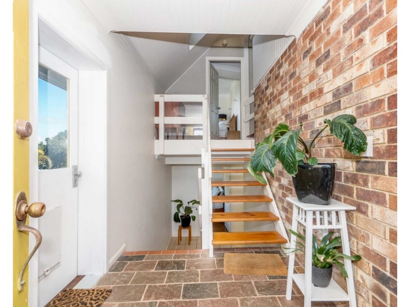 7 Yackatoon Court, Ocean Shores NSW 2483