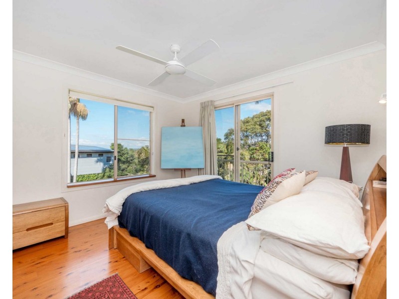 7 Yackatoon Court, Ocean Shores NSW 2483