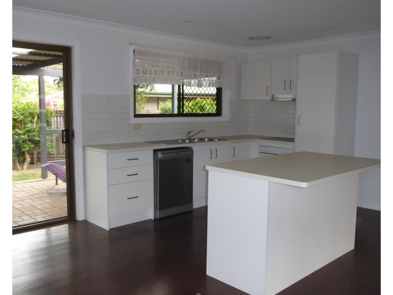 5 Wahlooga Way, Ocean Shores NSW 2483