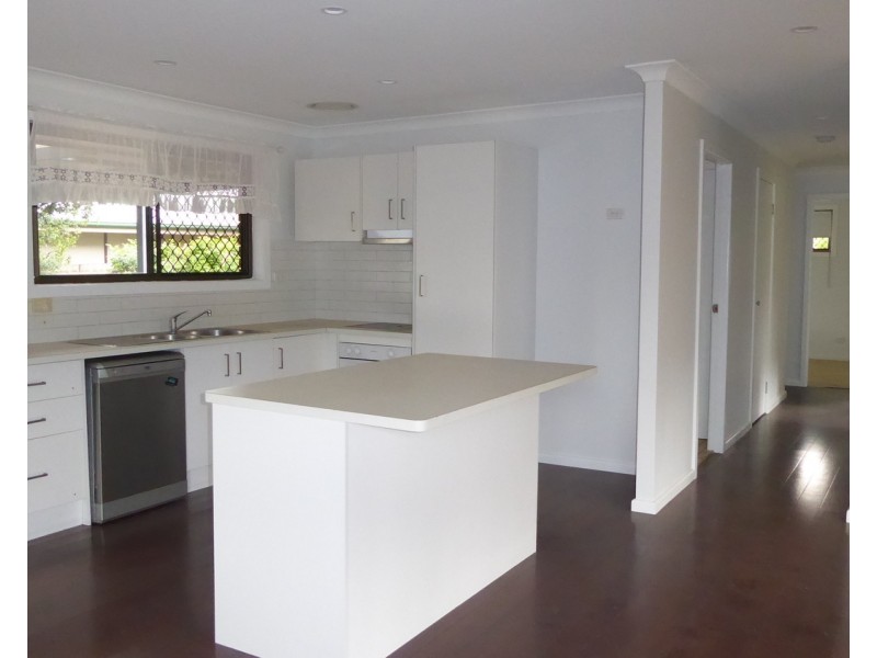 5 Wahlooga Way, Ocean Shores NSW 2483