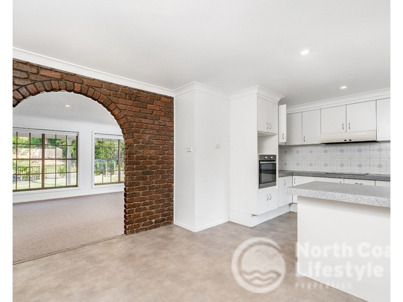 140 Balemo Drive, Ocean Shores NSW 2483