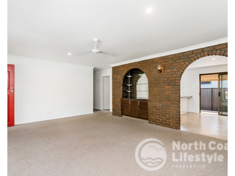 140 Balemo Drive, Ocean Shores NSW 2483