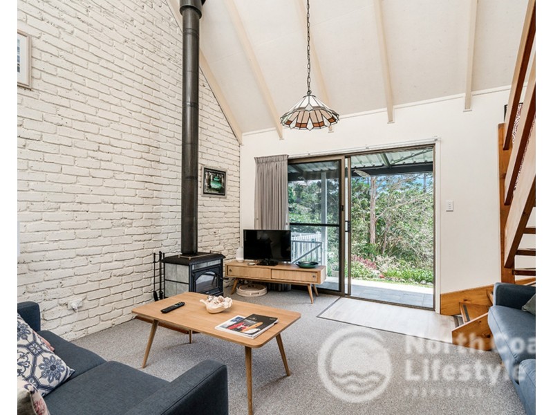 4 Harah Court, Ocean Shores NSW 2483