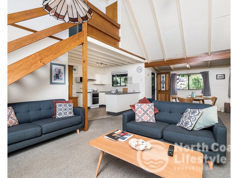 4 Harah Court, Ocean Shores NSW 2483