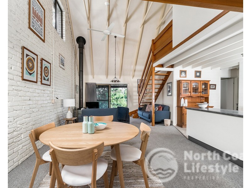 4 Harah Court, Ocean Shores NSW 2483