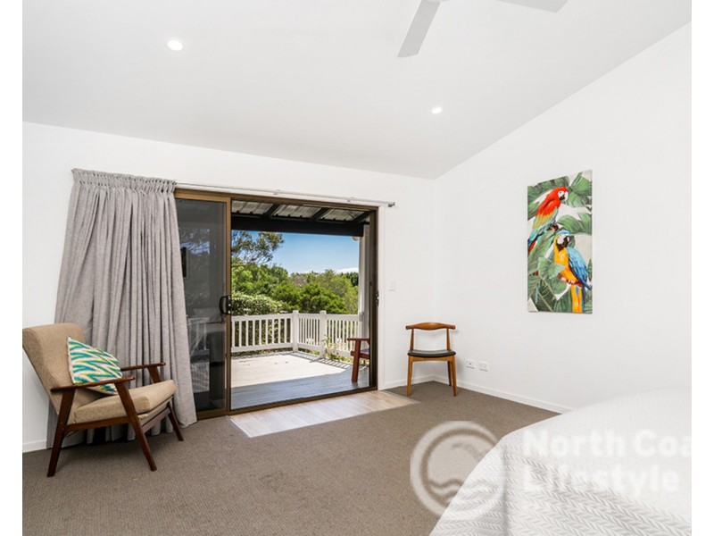 4 Harah Court, Ocean Shores NSW 2483