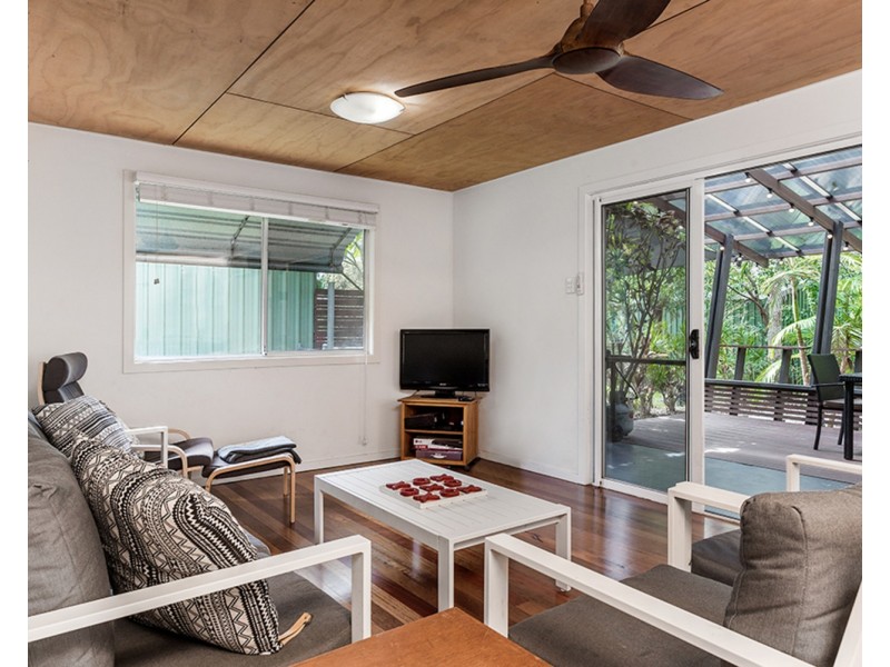 8 Casons Road, New Brighton NSW 2483