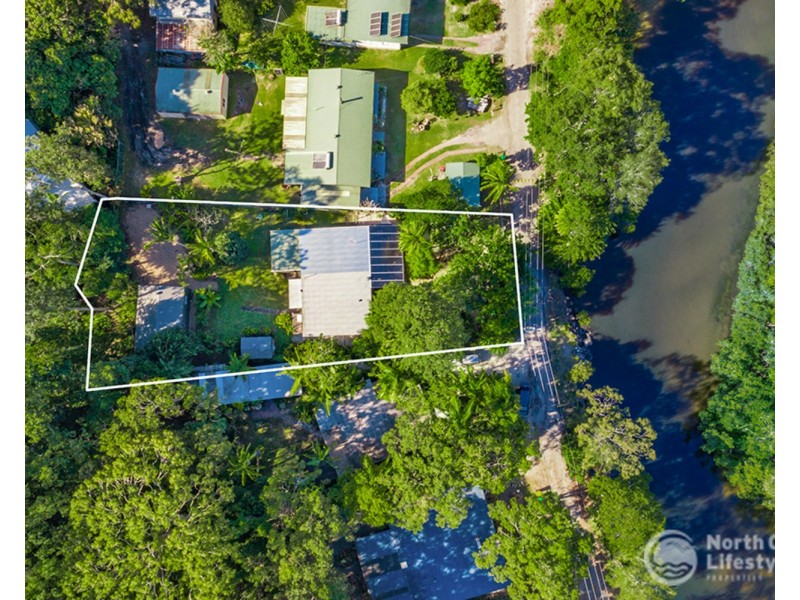 8 Casons Road, New Brighton NSW 2483