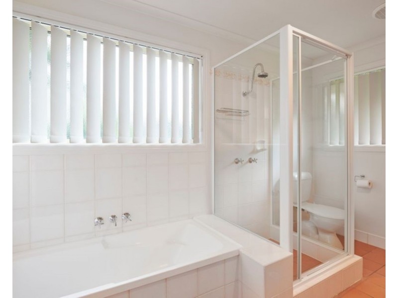 2/3 Kuringai Way, Ocean Shores NSW 2483