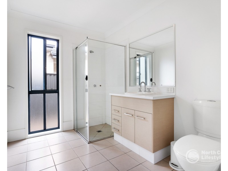 2/15 Boondoon Crescent, Ocean Shores NSW 2483