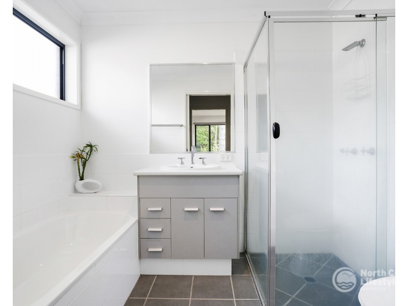 2/15 Boondoon Crescent, Ocean Shores NSW 2483