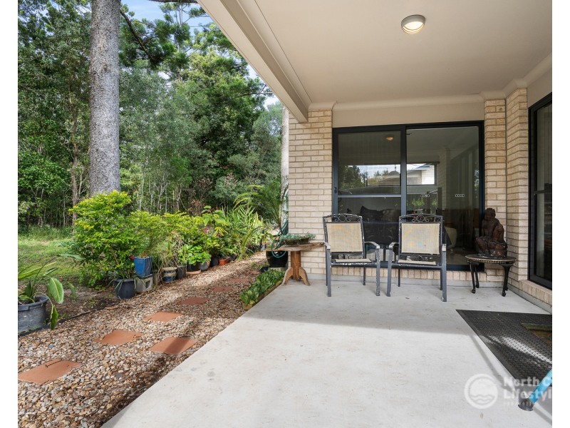 2/15 Boondoon Crescent, Ocean Shores NSW 2483