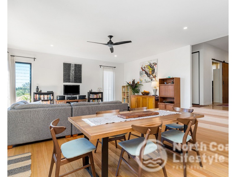 42 Banool Circuit, Ocean Shores NSW 2483