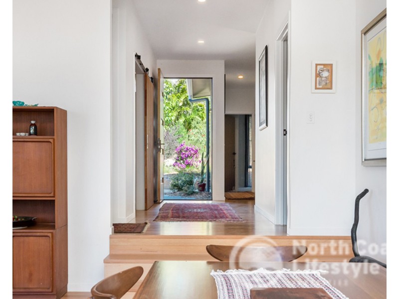 42 Banool Circuit, Ocean Shores NSW 2483