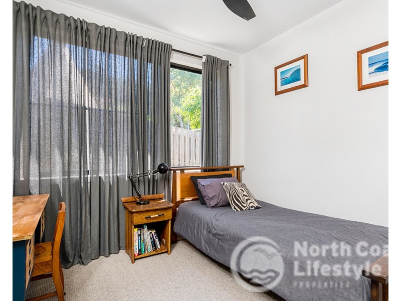42 Banool Circuit, Ocean Shores NSW 2483