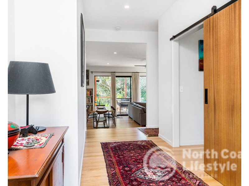 42 Banool Circuit, Ocean Shores NSW 2483
