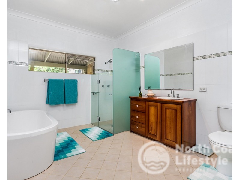 8 Waranga Crescent, Burringbar NSW 2483