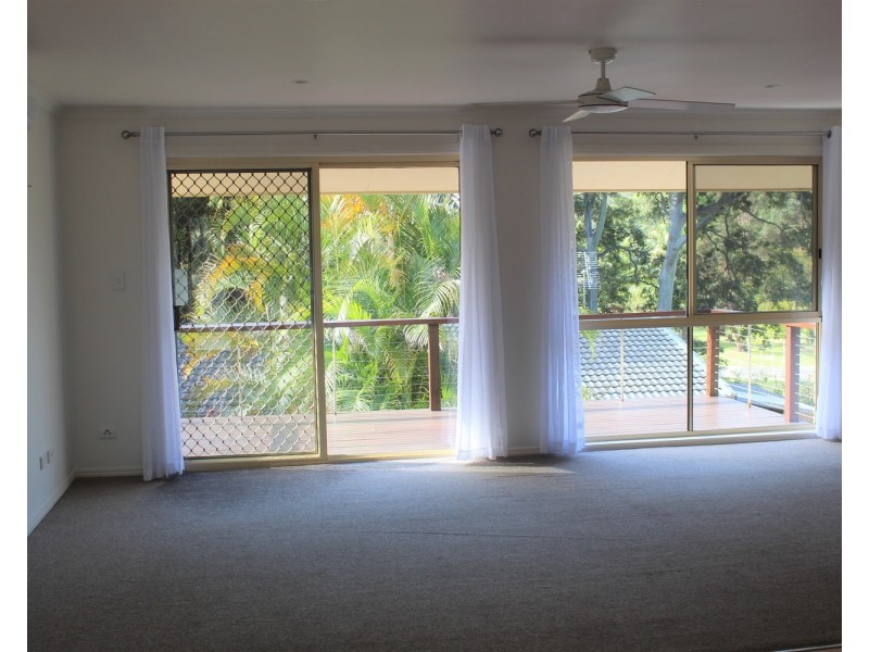 1/3 Kuringai Way, Ocean Shores NSW 2483