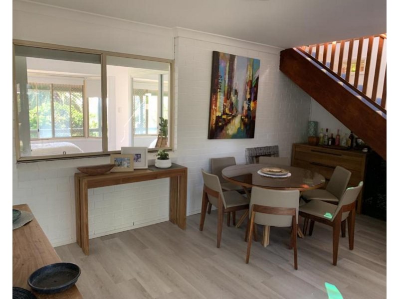 14 Jarrah Crescent, Ocean Shores NSW 2483