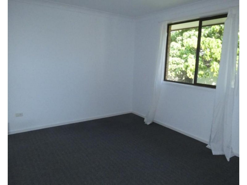1/8 Boondoon Crescent, Ocean Shores NSW 2483