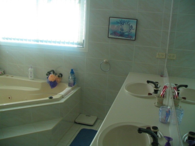 1 Kanandah Court, Ocean Shores NSW 2483