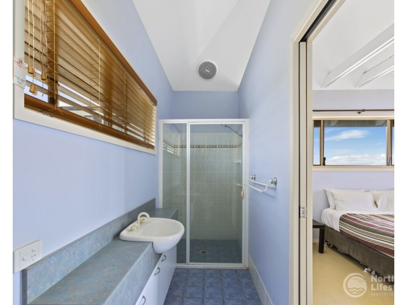 12 Tweed Coast Road, Hastings Point NSW 2489