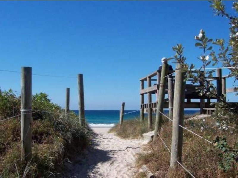 20 Beach Avenue, South Golden Beach NSW 2483