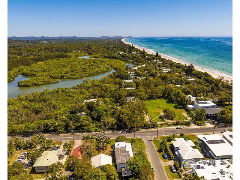 10 Strand Avenue, New Brighton NSW 2483