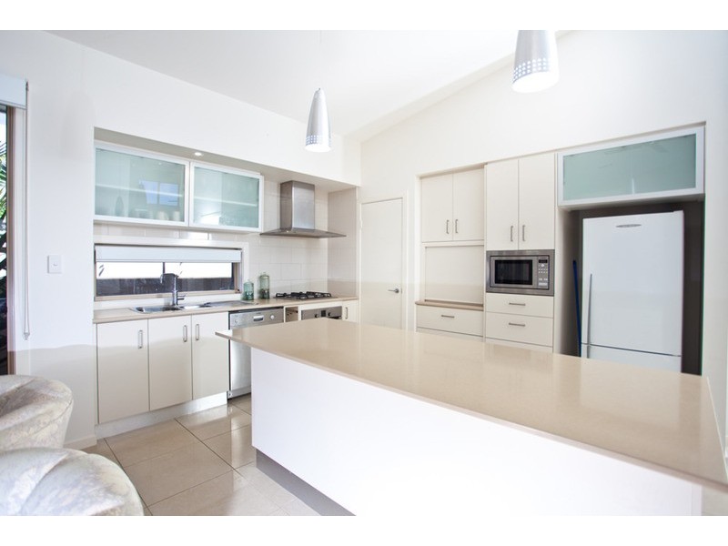 28 Mia Court, Ocean Shores NSW 2483