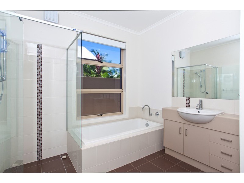 28 Mia Court, Ocean Shores NSW 2483