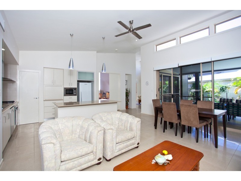 28 Mia Court, Ocean Shores NSW 2483
