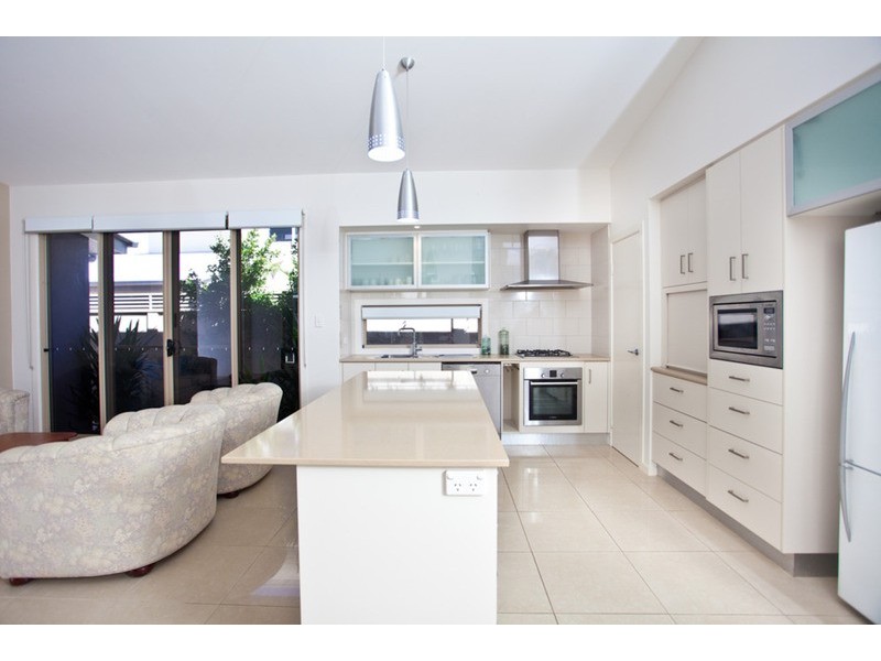 28 Mia Court, Ocean Shores NSW 2483