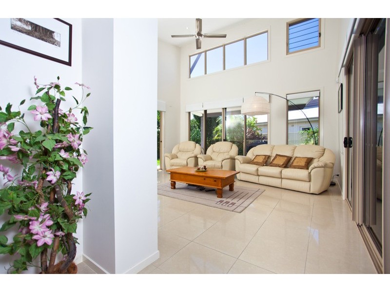 28 Mia Court, Ocean Shores NSW 2483
