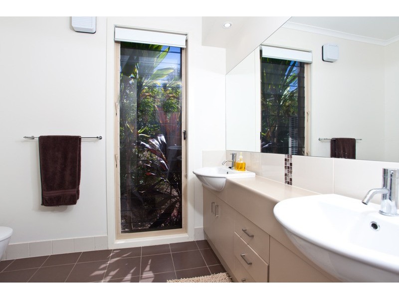 28 Mia Court, Ocean Shores NSW 2483