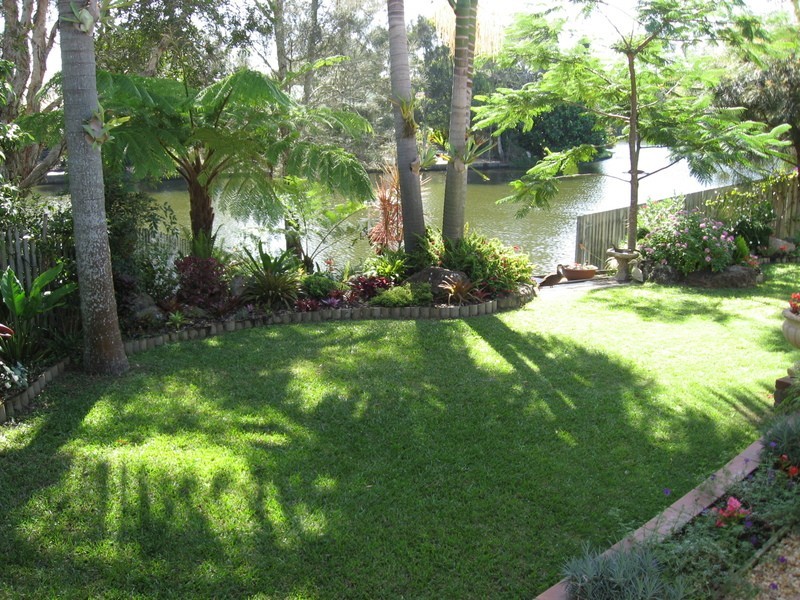 8 Larelar Court, Ocean Shores NSW 2483