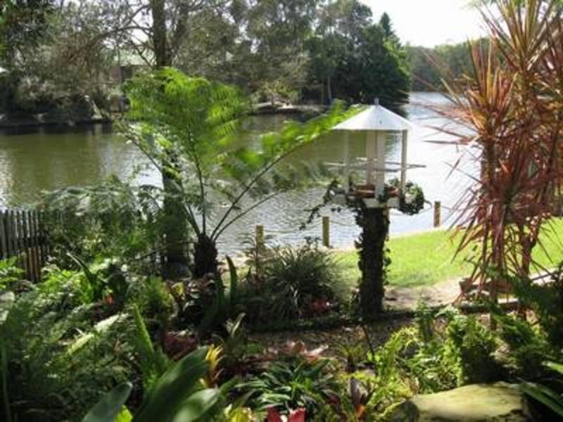 8 Larelar Court, Ocean Shores NSW 2483