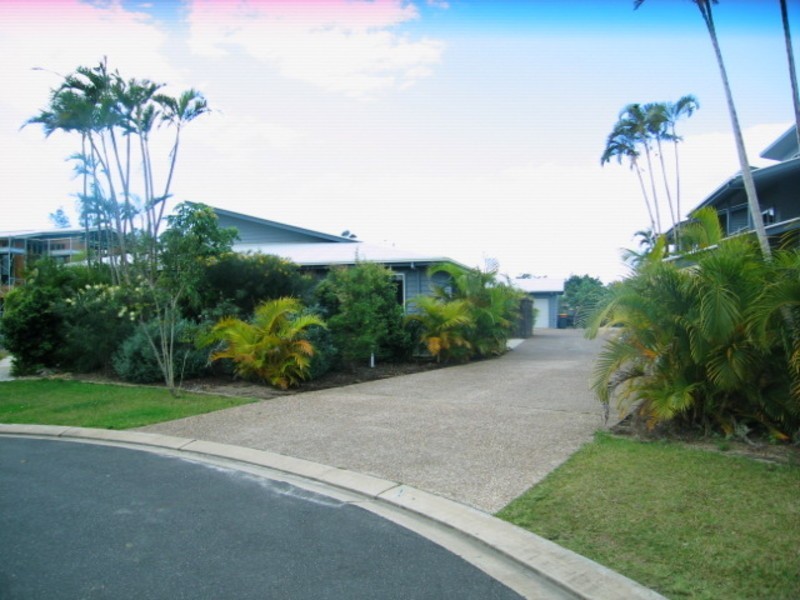 Villa 7/6-8 Halyard Court, Ocean Shores NSW 2483