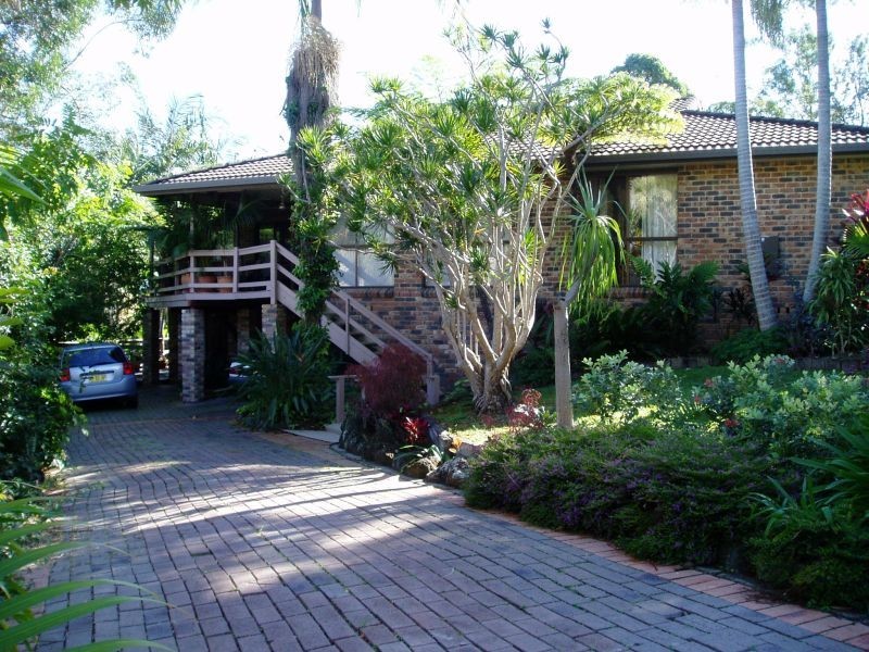 1 Bobra Glen, Ocean Shores NSW 2483