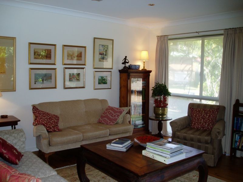 1 Bobra Glen, Ocean Shores NSW 2483