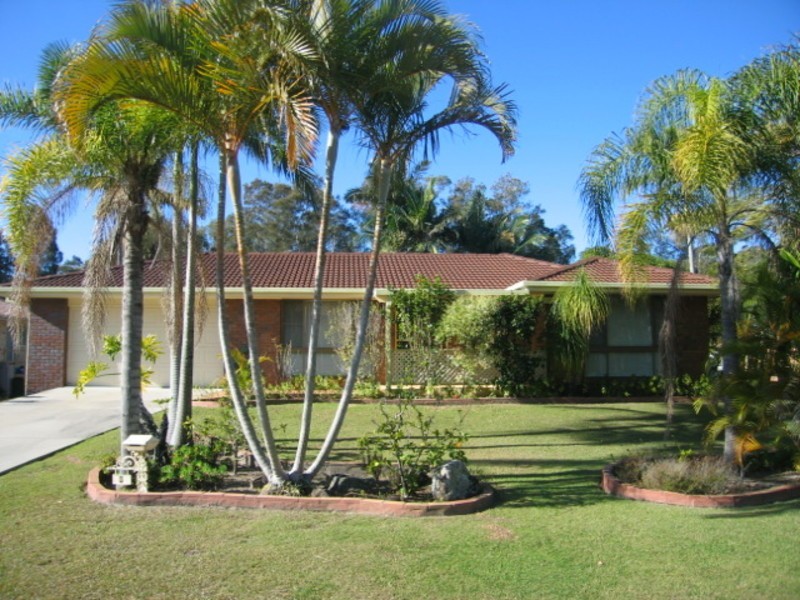 9 Terrara Court, Ocean Shores NSW 2483