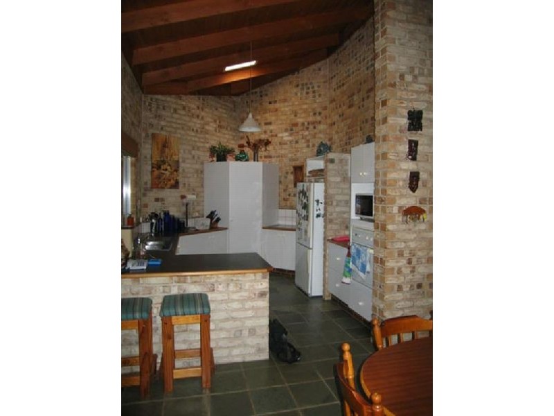 18 Natan Court, Ocean Shores NSW 2483