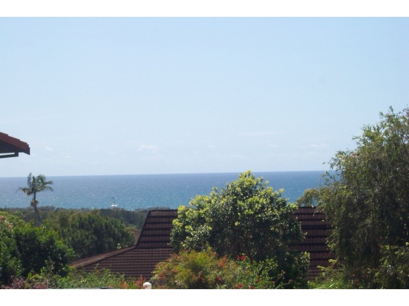 8 Yackatoon Court, Ocean Shores NSW 2483