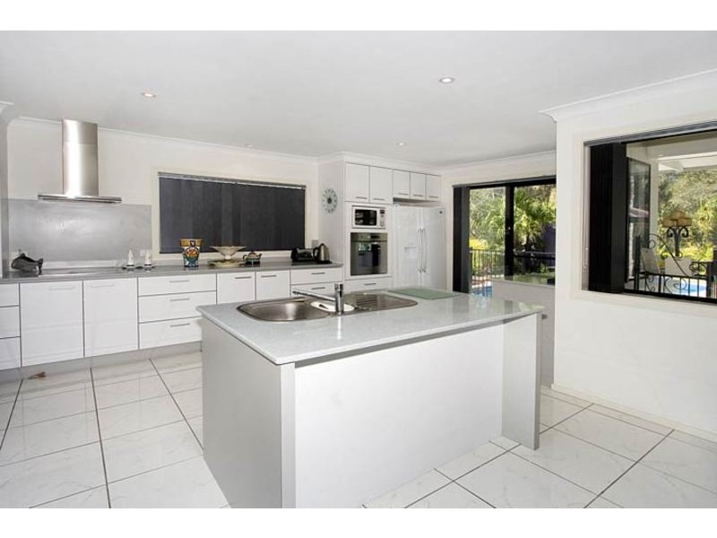 86 Balemo Drive, Ocean Shores NSW 2483