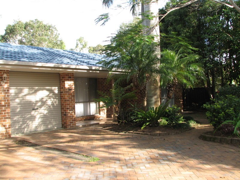 6 Kallaroo Circuit, Ocean Shores NSW 2483