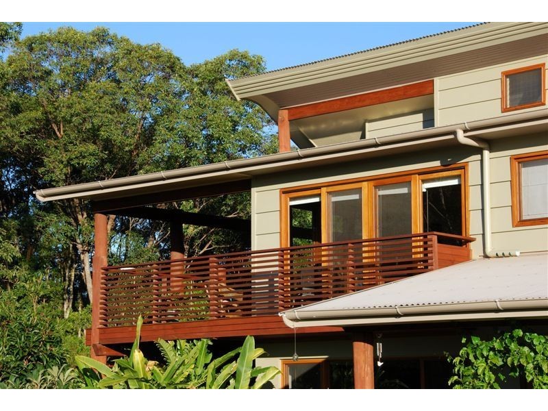 8 Mia Court, Ocean Shores NSW 2483