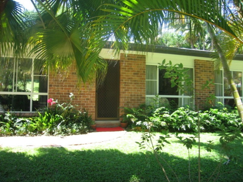 14 Mundurra Avenue, Ocean Shores NSW 2483